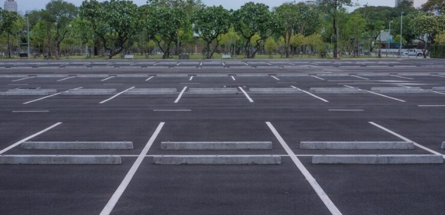 HouseRight Parking Lot